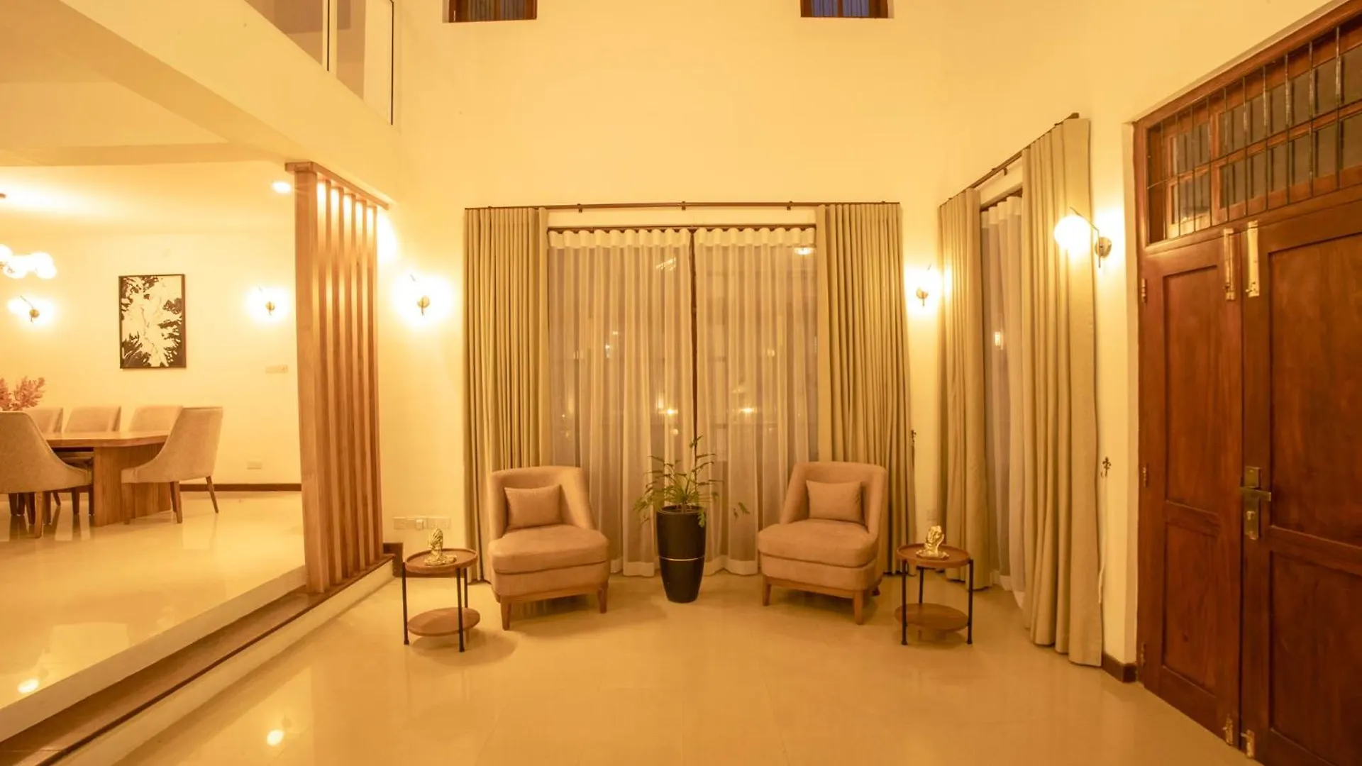 The Grand Bliss, Luxurious Modern Villa With Spacious Private Garden, Swimming Pool, Gym, And Free Wi-Fi Kottawa