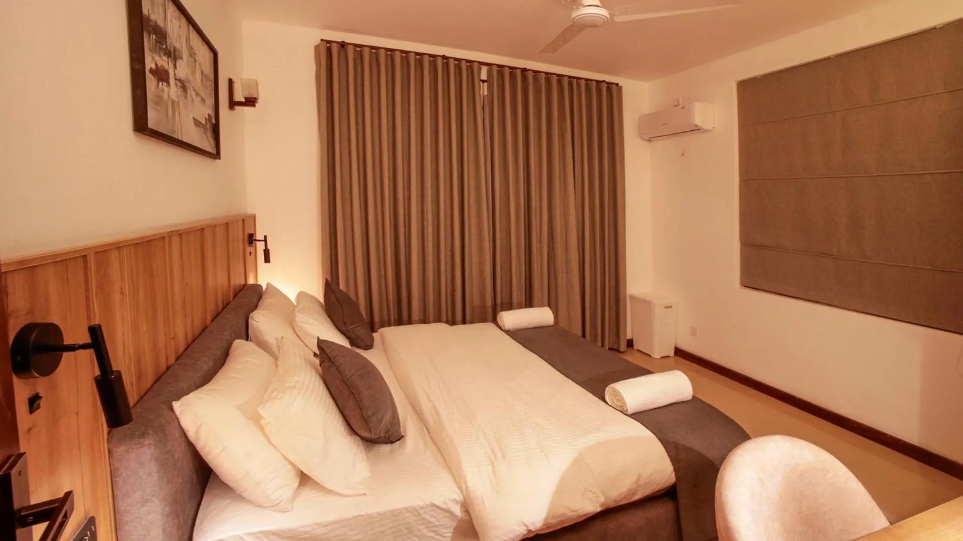 The Grand Bliss, Luxurious Modern Villa With Spacious Private Garden, Swimming Pool, Gym, And Free Wi-Fi Kottawa