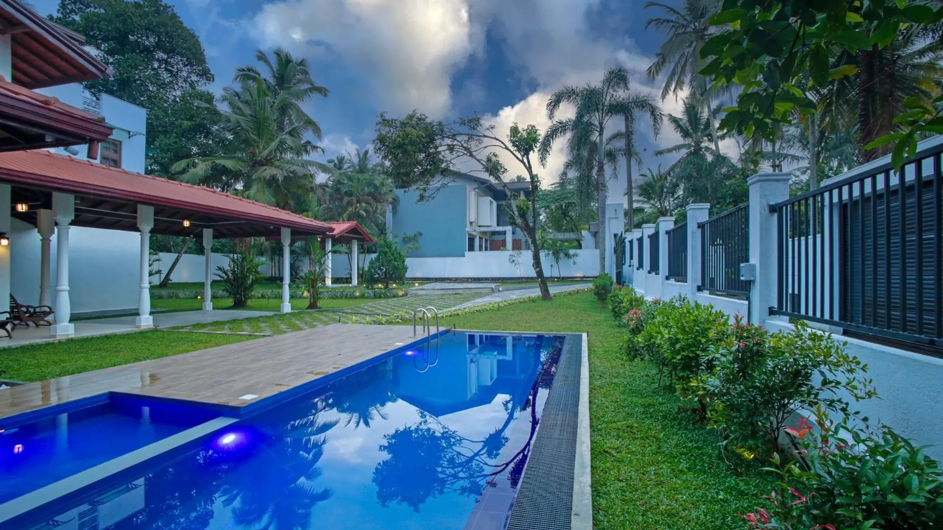 The Grand Bliss, Luxurious Modern Villa With Spacious Private Garden, Swimming Pool, Gym, And Free Wi-Fi location